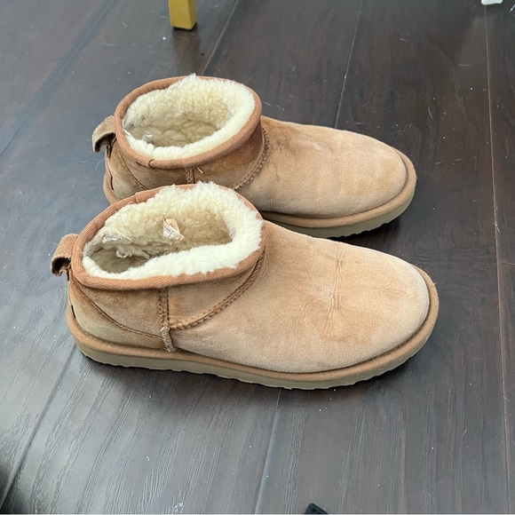 UGG Classic Mini Chestnut Shearling Boots | Cozy Suede Winter Booties 8 - Picture 5 of 7